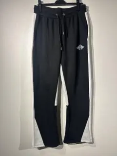 boohooman フレアスウェットパンツ　黒白