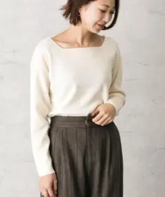 カシミア100%スクエアネックニット　アーバンリサーチロッソ