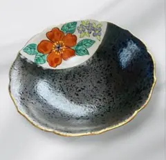 金継ぎ用　手描き花模様の黒い浅皿　小鉢