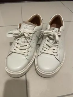 クラークス　ホワイトレザー カジュアルスニーカー
