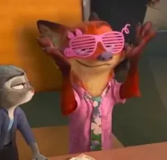 大人気 初のニック・ワイルド スリットサングラス ピンク 折りたたみ式