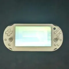 PSVita 白 本体 PCH2000 SD8GB　箱あり 充電器なし