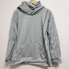 グレー フード付きパーカー