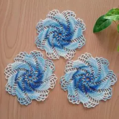 No.200　レース編み　ドイリー　コースター　ハンドメイド