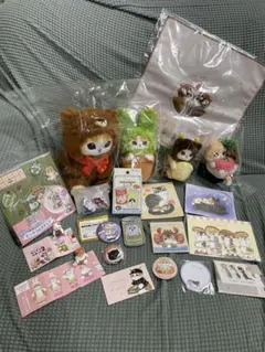 新品含未使用に近い美品モフサンド一番くじタオルカード色紙ぬいぐるみキーホルダー他