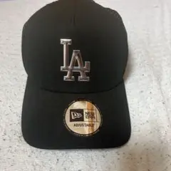 New Era LA ブラックベースボールキャップ