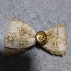 お値下げ中❢クリーム色の金色刺繍バレッタ