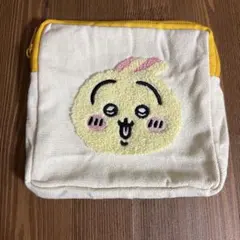 ちいかわ　もこもこポーチ　うさぎ