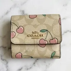 coach チェリー三つ折り財布