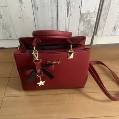 赤いハンドバッグ 合成皮革