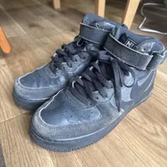 NIKE AIR FORCE 1 MID 