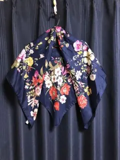 Christian Dior 花柄シルクスカーフ