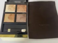トムフォード　アイカラー クォード 04A サスピション　アイシャドウ