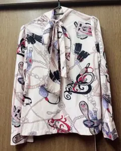 最終値下げ‼️総柄　リボンタイ　ブラウス