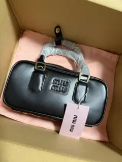 miumiu アルカディレザーハンドバッグ 新品未使用