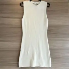 【新品タグ付き】ZARA ノースリーブニットミニワンピース アイボリー S