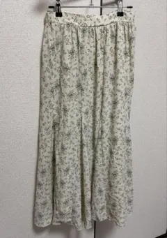 アースミュージックアンドエコロジー　花柄　スカート