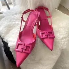 ray様❣️ZARAバックストラップ付きレザーパンプス