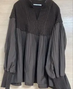 ダークブラウン ニット・プリーツ長袖トップス