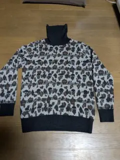 マークアンドロナレオパード柄タートルネックニットML