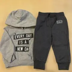 フード付きトレーナー＆GAP スウェットパンツ2点セット