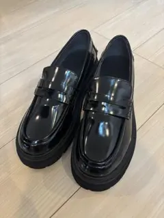 黒の厚底ローファー ルタロン