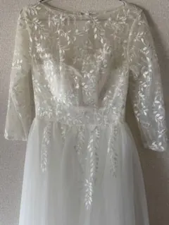 ホワイト 刺繍 長袖 ウェディングドレス