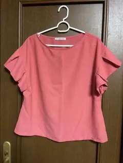 HEALTHYKAREN 半袖フリルブラウス 半袖カットソー　コーラルピンク Mのサムネイル