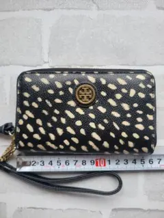 Tory Burch ラウンドファスナー財布 ダルメシアン柄