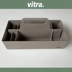 Item thumbnail for item 9c592e9b-f061-4dde-a2a5-8a166eb2b39b