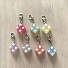 レジン　キューブ　チャーム
