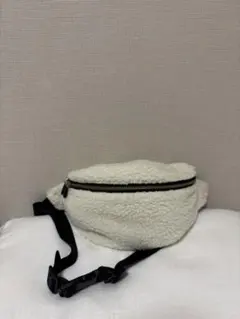 【美品】ローリーズファーム　ウエストBAG LAWRYS FARM ボディバッグ