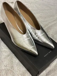 アダムエロペ ハイヒール シルバー パンプスのサムネイル