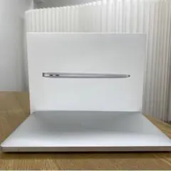 Apple MacBook Air 本体（箱、付属品あり）のサムネイル