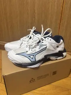 ミズノ ウエーブライトニング Z8 バレーボールシューズ 23.0cm 美品