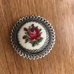 フランスアンティーク プチポワン 刺繍 額装 風景画 城と城下町風景