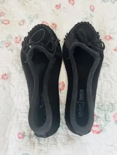 Minnetonka ブラック モカシン フリンジ付き