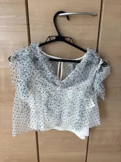 SNIDEL ドット柄フリルノースリーブトップス　キャミソール付き