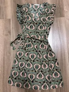 ワンピース　グリーン 模様 フリルスリーブ　ベルト