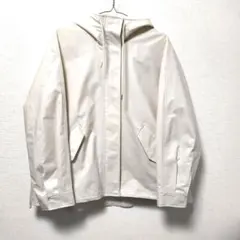 未使用　GU アイボリー　マウンテンパーカー