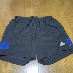 adidas 黒 ショートパンツ ストライプ