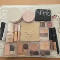 化粧品コスメまとめ売り