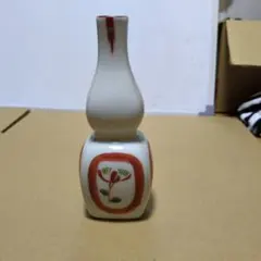 色絵 徳利 酒器 花文 角胴 陶器 在銘 高さ約15cm 和陶器