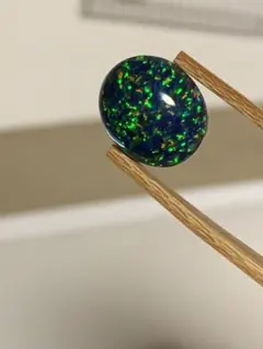 ①Gilson 合成オパール　4.96ct