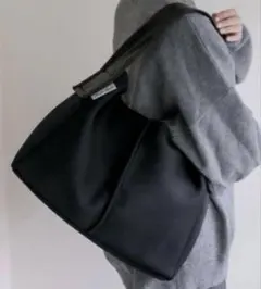 kawa-kawa×イアパピヨネ限定1189ワンショルダーバック黒美品のサムネイル