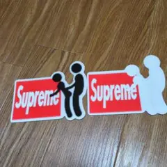 人気Supreme ステッカー 2枚セット黒、白色1組セット。