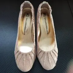 GALLARDAGALANTE ゴールドベージュ型押しパンプス 38 7cm