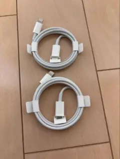 iPhone充電ケーブル
