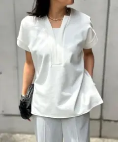 Emma Taylor ライトダンボールサイドスリットキーネックプルオーバーのサムネイル