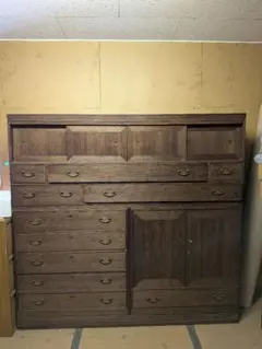 高級家具の大型タンス　比較的、美品です。　商品説明必読を 高級家具の大型タンス 比較的、美品な感じです。商品説明必読を - メルカリ